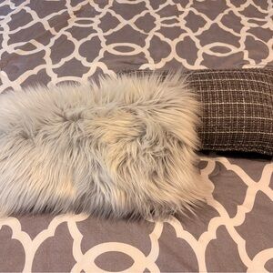 2 for the price of 1!!!! Faux Fur and Tweed Accent Pillows